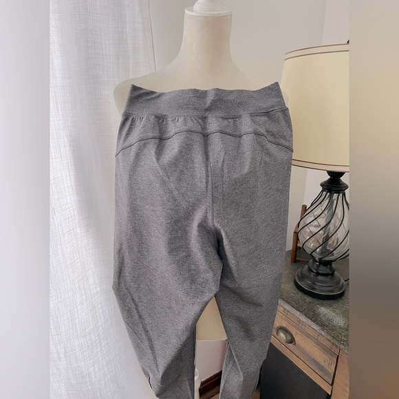 Lululemon rejuvenate crop - Picture 10 of 10